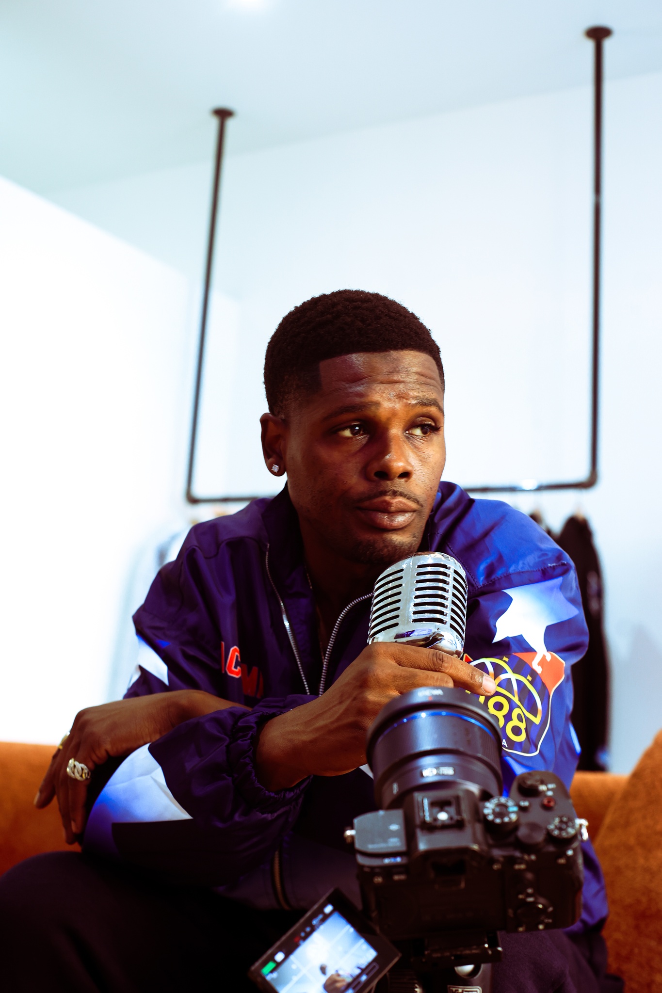 mic in hand